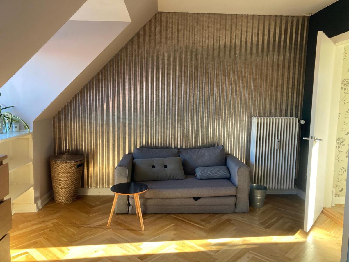 Habitación en casa particular Cosy In Residential Part Of Copenhagen, With Free Street Parking And Shared Bathroom